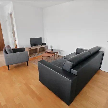 Et Confortable Apartment *